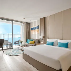 oceanfront-suites.nhatrangbesthotels.com/